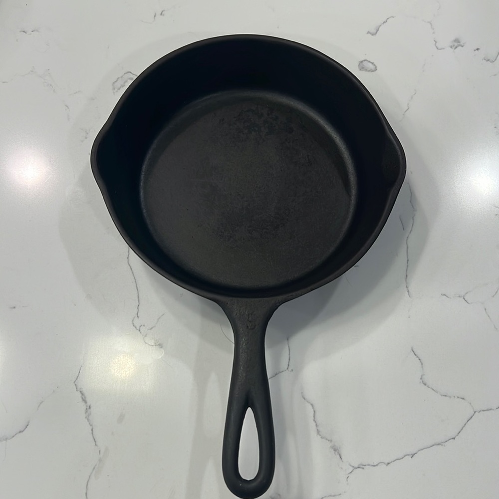 Unmarked Wagner #5 Cast Iron Skillet
